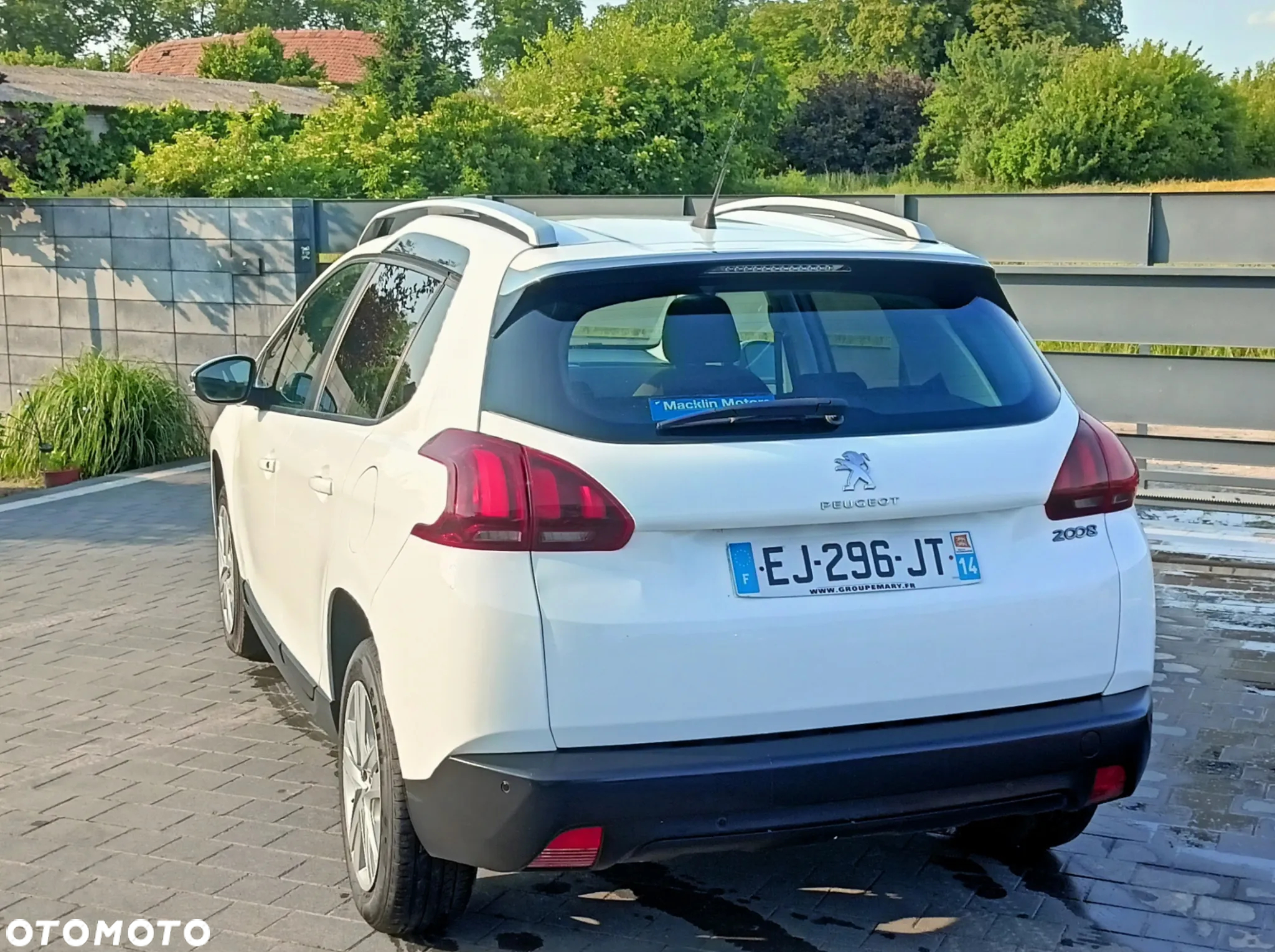 Peugeot 2008 1.2 Pure Tech Style S&S - 3