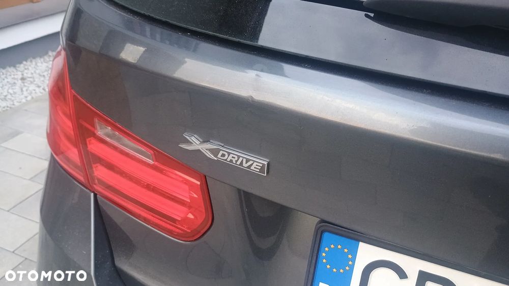BMW Seria 3 320d xDrive Sport Line - 12