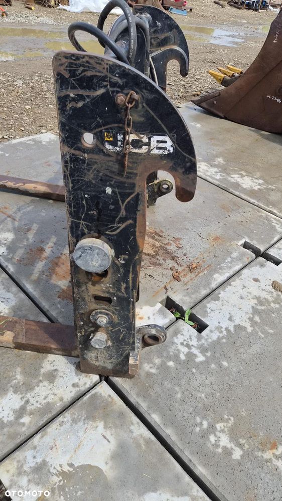 Widły hydrauliczne do ładowarki teleskopowej JCB Q-Fit qfit z przesuwem - 3