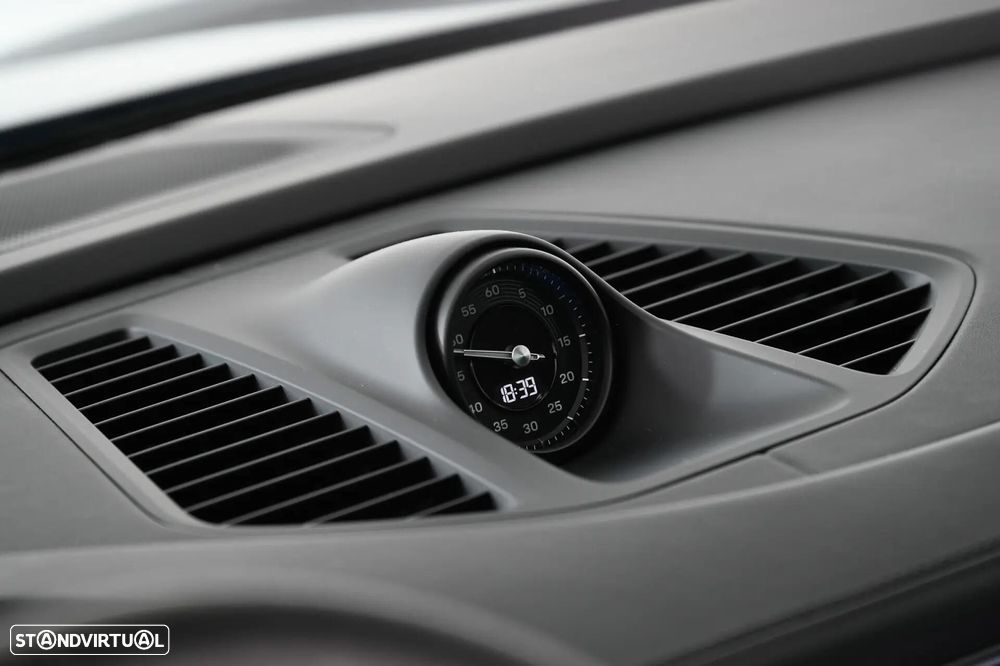 Porsche Macan Electric 4 - 24