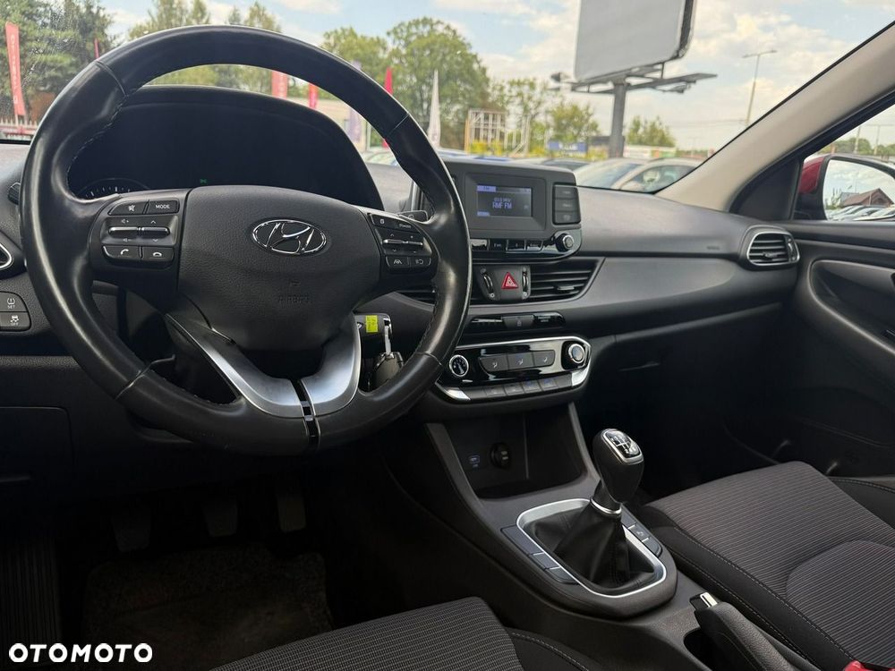 Hyundai i30 1.5 DPI Classic + - 15