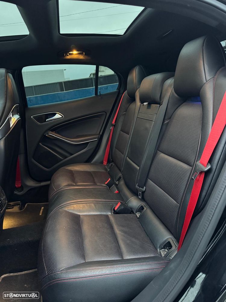 Mercedes-Benz GLA 45 AMG 4-Matic - 11