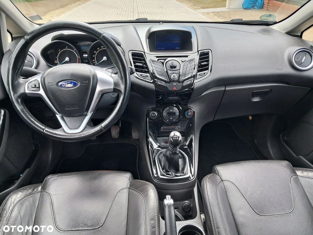 Ford Fiesta 1.6 TDCi DPF Titanium - 16