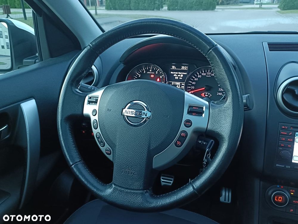 Nissan Qashqai - 25