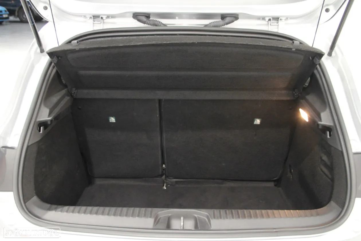 Renault Clio 1.0 TCe Techno - 32