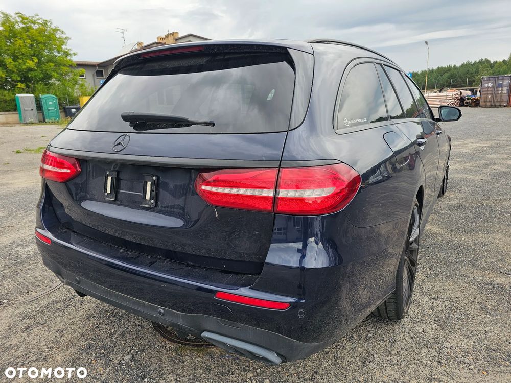 Mercedes-Benz Klasa E 220 d 4Matic 9G-TRONIC AMG Line - 13