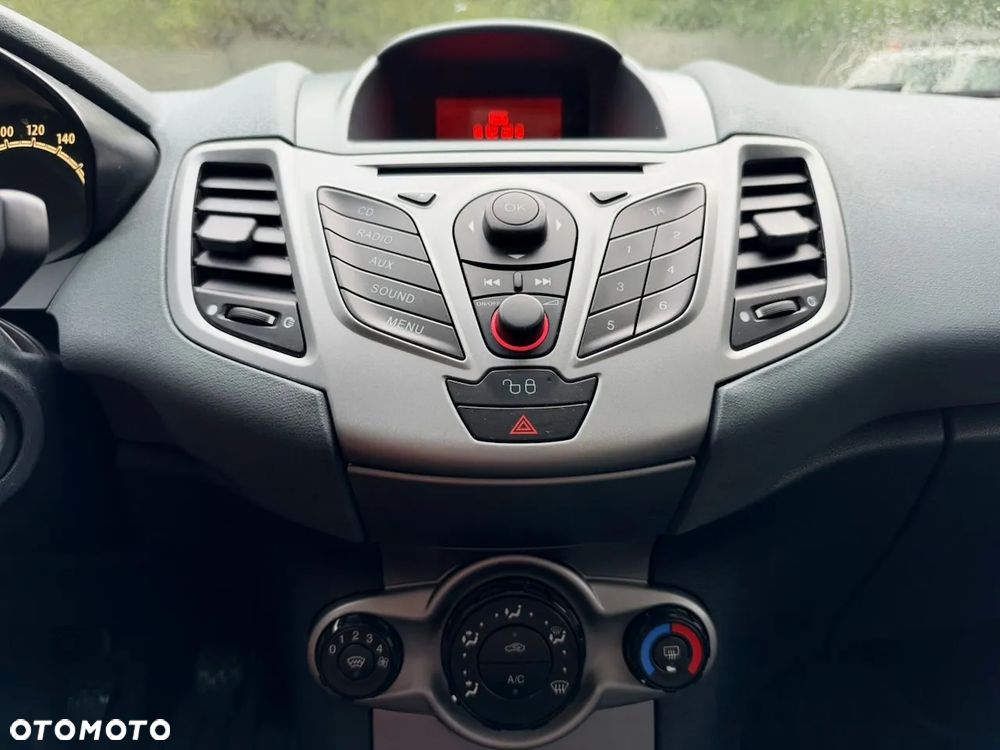 Ford Fiesta 1.25 Ambiente - 8