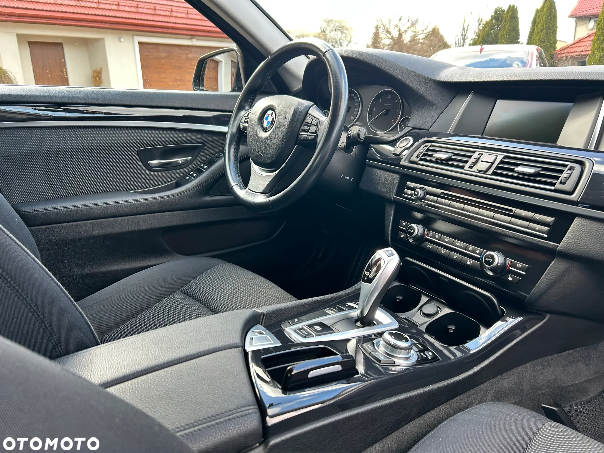 BMW Seria 5 518d - 14