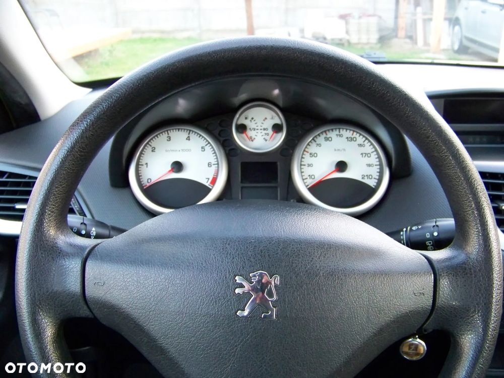 Peugeot 207 1.4 Trendy - 22