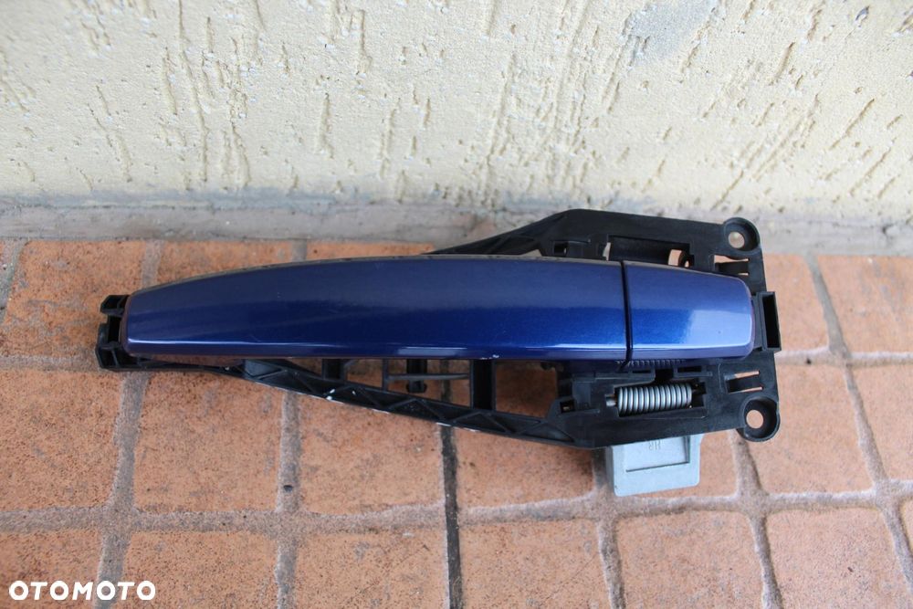 KLAMKA DRZWI PRAWY TYŁ Z21B OPEL ASTRA H 24463750 - 2
