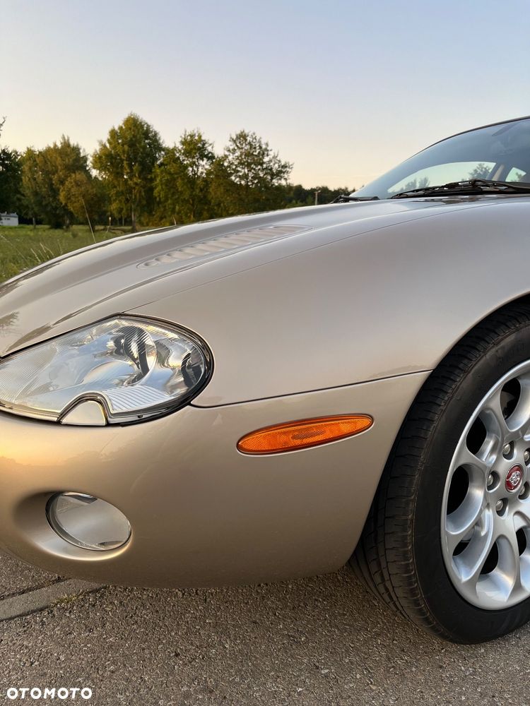 Jaguar XK8 - 16