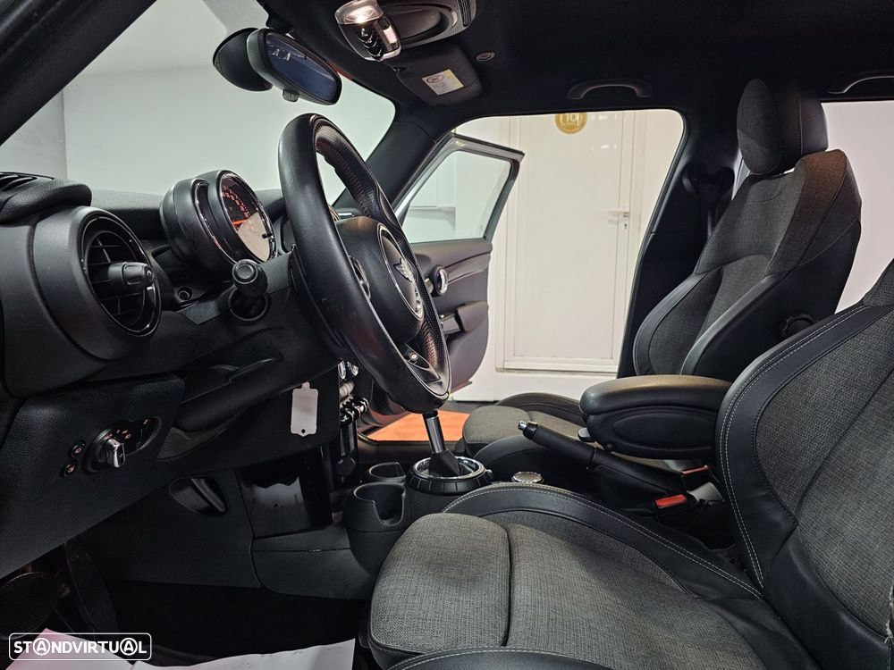 MINI 5 Portas Cooper SD Auto Desportiva - 10