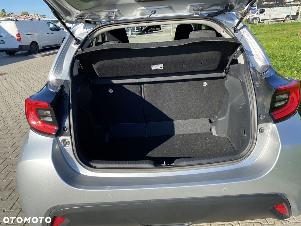 Toyota Yaris Hybrid 1.5 Style - 25