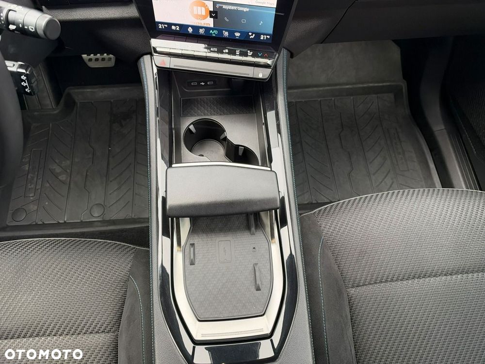 Renault Austral 1.3 TCe mHEV Iconic esprit Alpine - 24