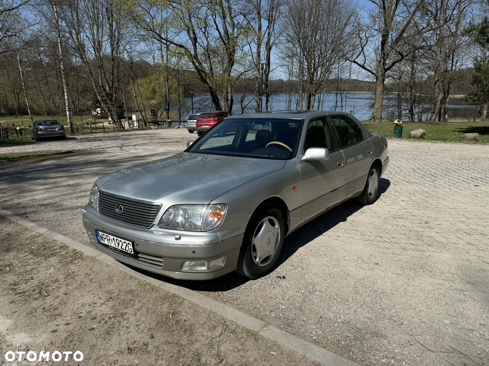 Lexus LS - 1