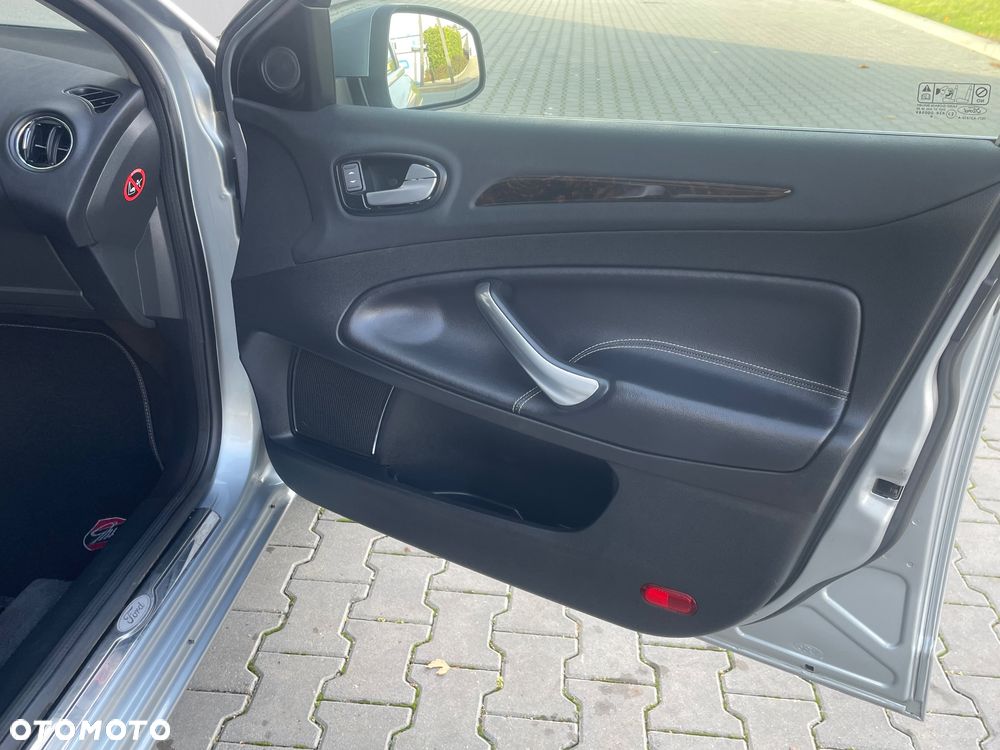 Ford Mondeo 2.3 Ghia X - 24
