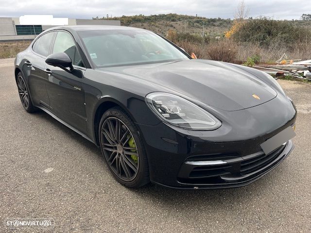 Porsche Panamera 4 E-Hybrid - 3