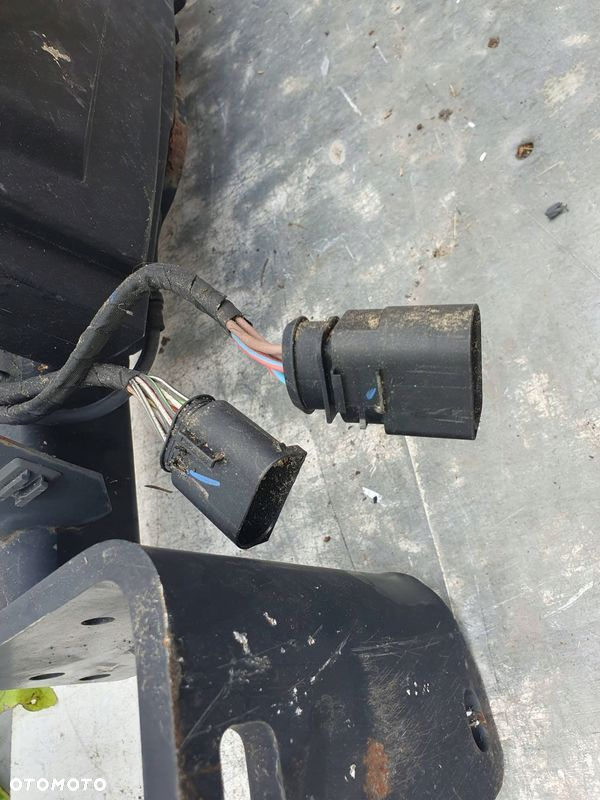 BMW 3 F30 F31 4 F32 F33 F36 hak holowniczy elektrycznie składany - 9