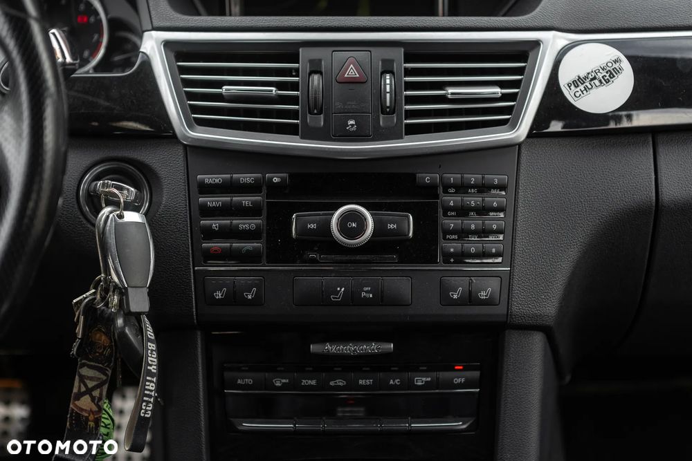 Mercedes-Benz Klasa E 350 CGI BlueEFFICIENCY 7G-TRONIC Avantgarde - 34