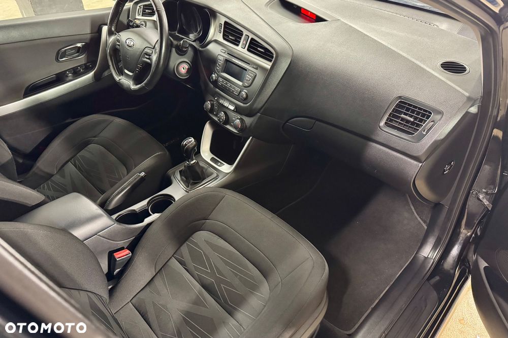 Kia Ceed - 14