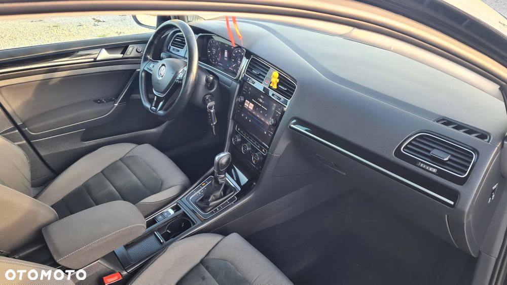 Volkswagen Golf - 27