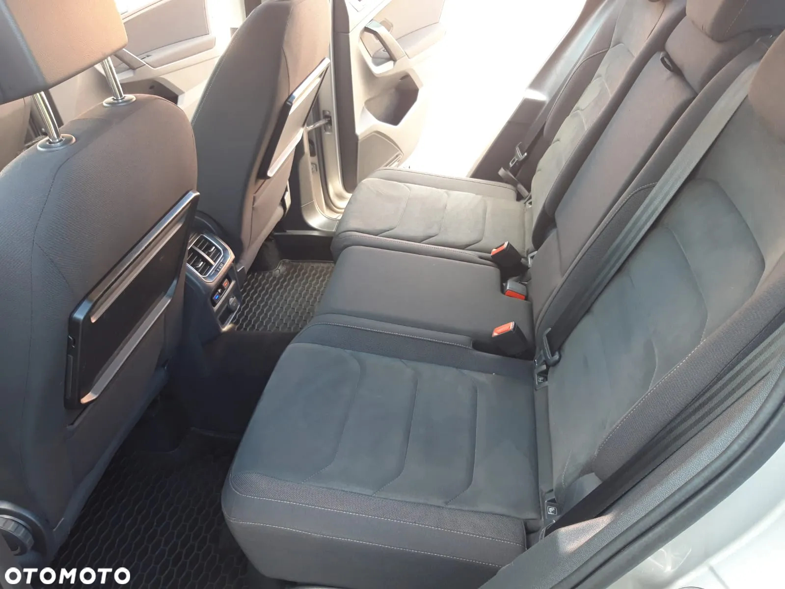 Volkswagen Tiguan - 32