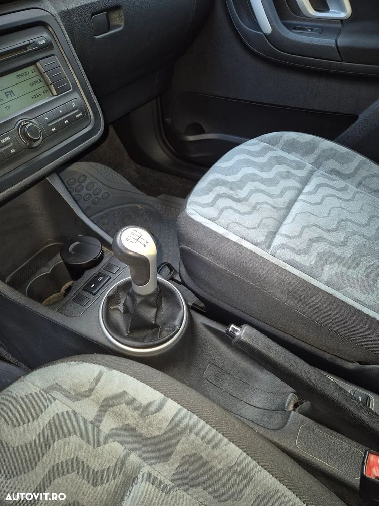 Skoda Fabia 1.2 HTP Ambiente - 32