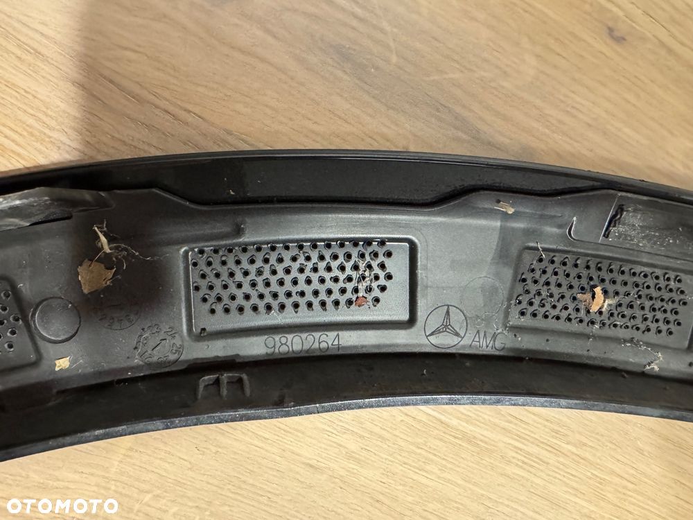 Rehau 980264 listwa błotnika przedniego prawego Mercedes AMG - 2