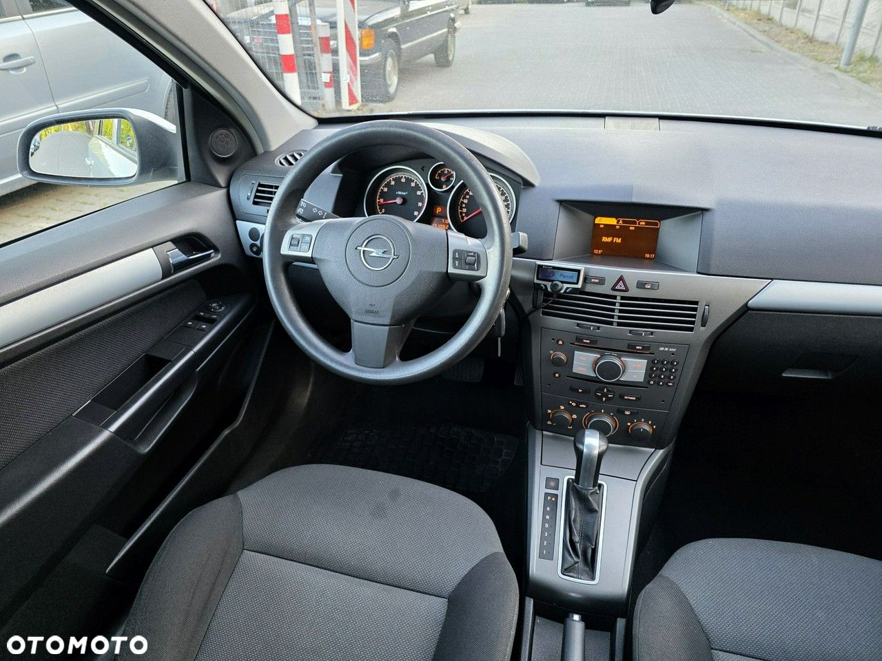 Opel Astra 1.8 Caravan Automatik - 16