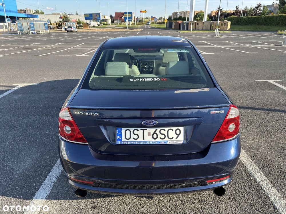 Ford Mondeo V6 ST 220 - 9