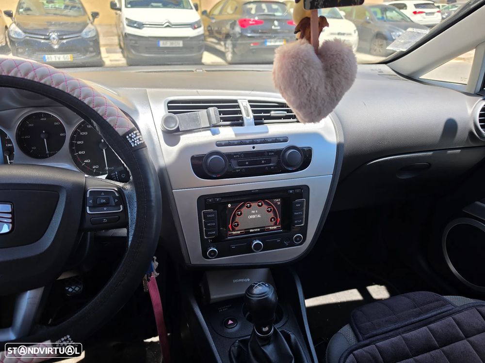 SEAT Leon 1.6 TDI DPF Ecomotive Style - 11
