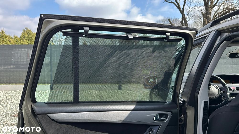 Citroën C4 Grand Picasso 1.8 16V Advance - 23