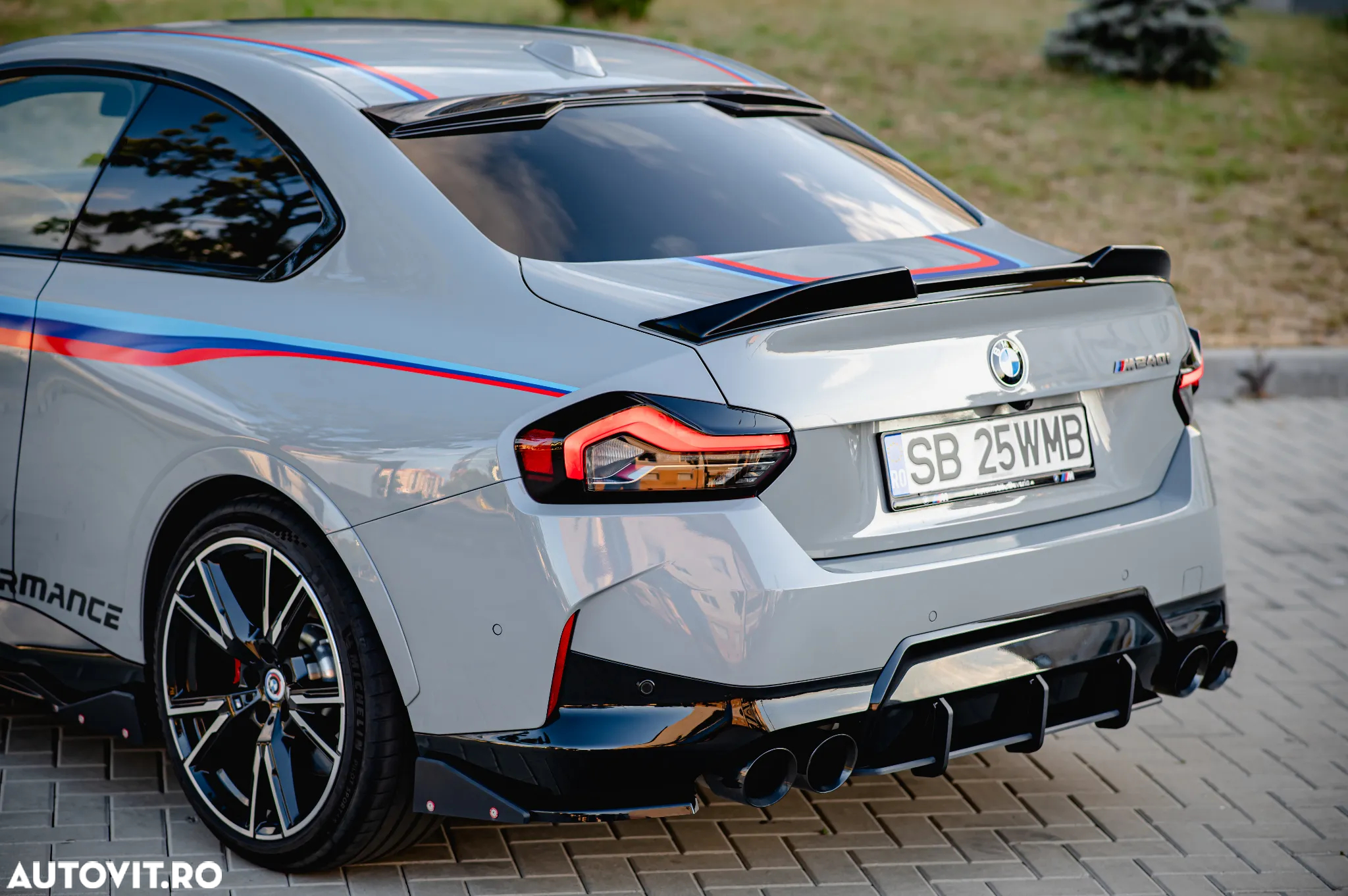 BMW M2 M240i xDrive AT - 10