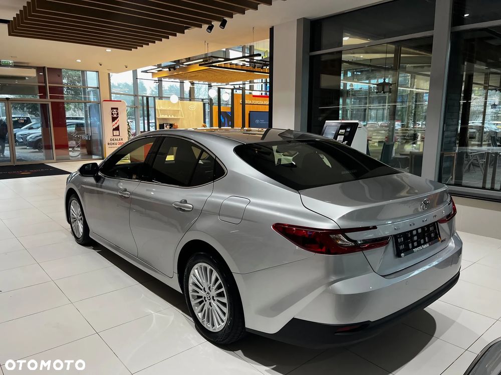 Toyota Camry 2.5 Hybrid Dynamic Force Comfort e-CVT - 4