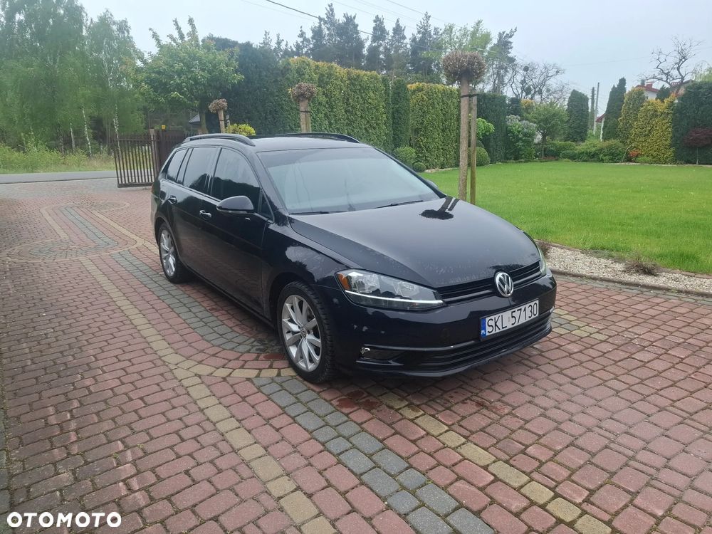 Volkswagen Golf - 1