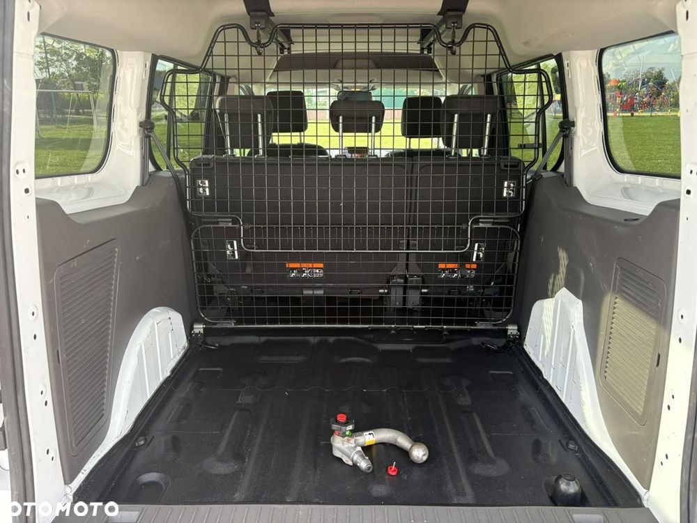 Ford Transit Connect - 32