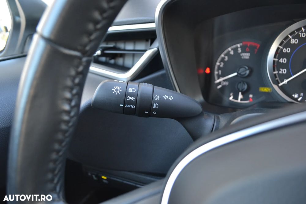 Toyota Corolla 1.8 HSD Business - 14