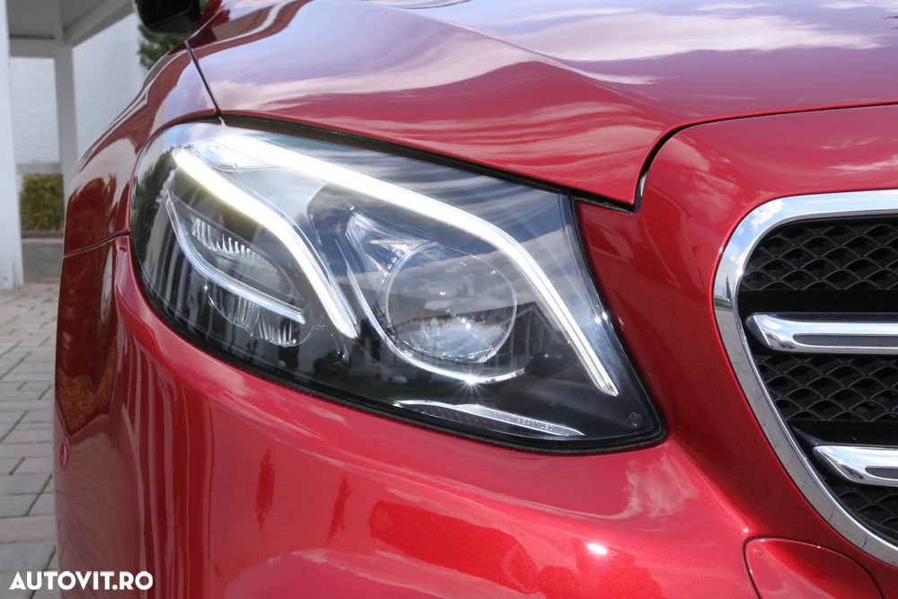 Mercedes-Benz E 200 4MATIC Aut. - 25