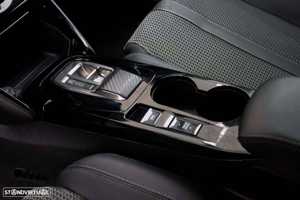 Peugeot e-2008 50 kWh GT - 22