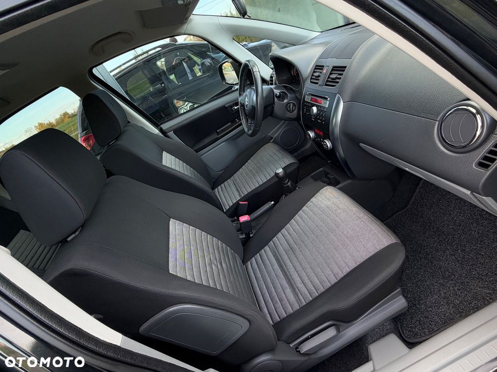 Suzuki SX4 1.6 VVT 4x4 Style - 29