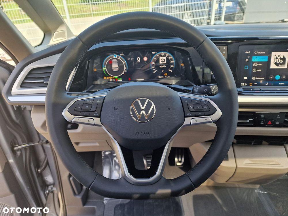 Volkswagen Multivan - 21