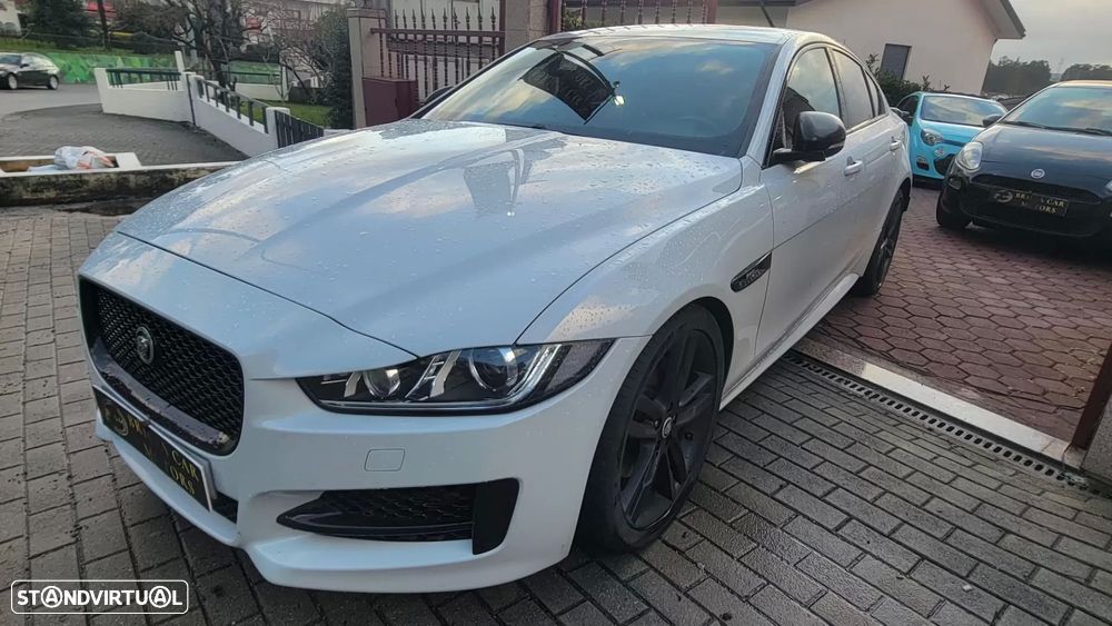 Jaguar XE 2.0 D Prestige Aut. - 4