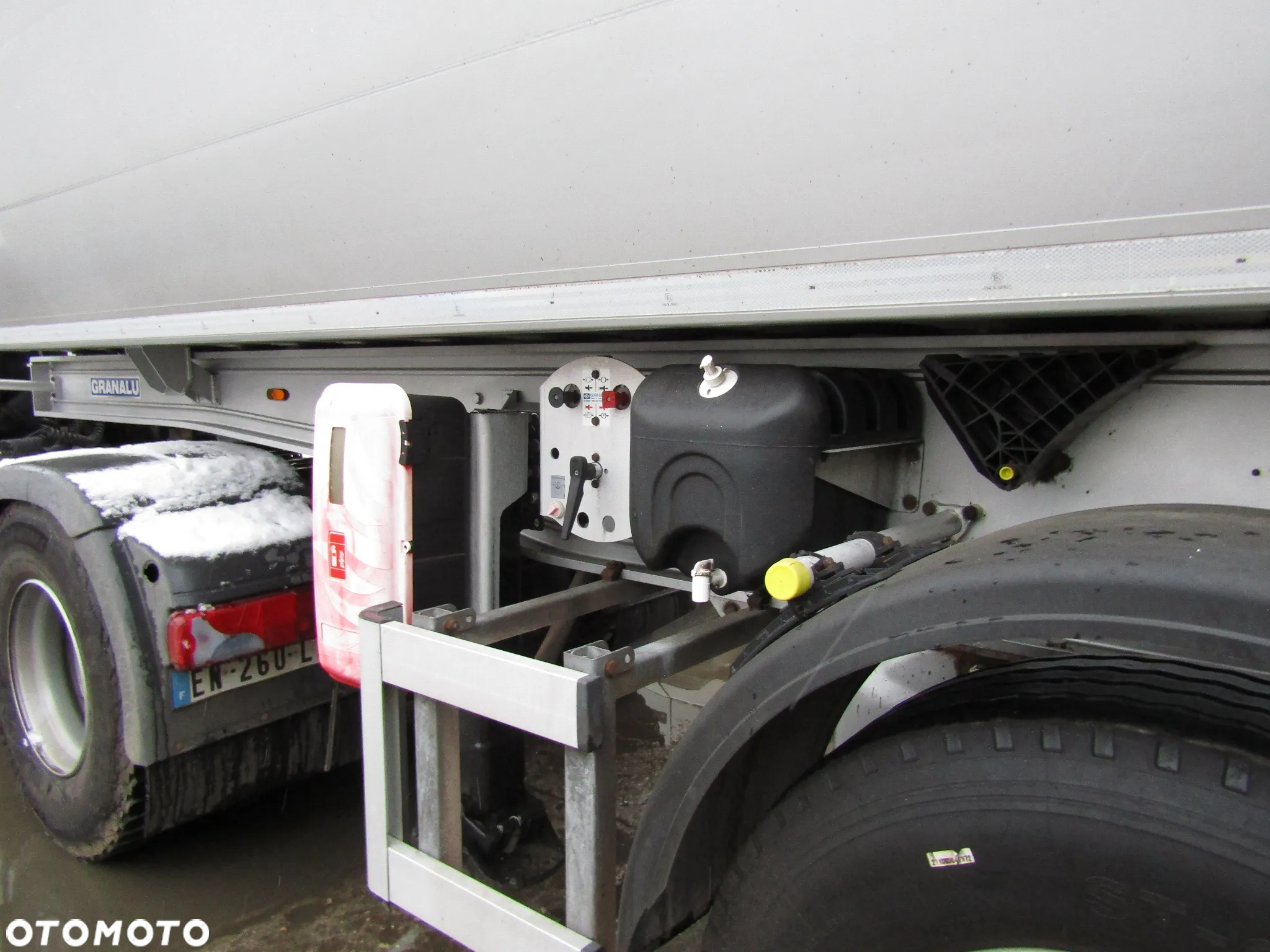 Granalu S3NA10 / 27m3 / ALUMINIOWA / OŚ PODNOSZONA / 5,1T - 8