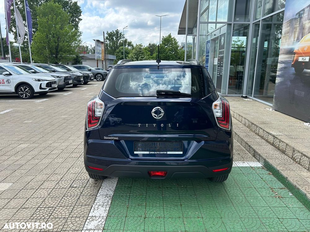 SsangYong Tivoli 1.5 T-GDi 4WD Automatik Black - 4
