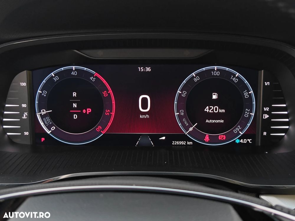 Skoda Octavia 2.0 TDI DSG Sportline - 11