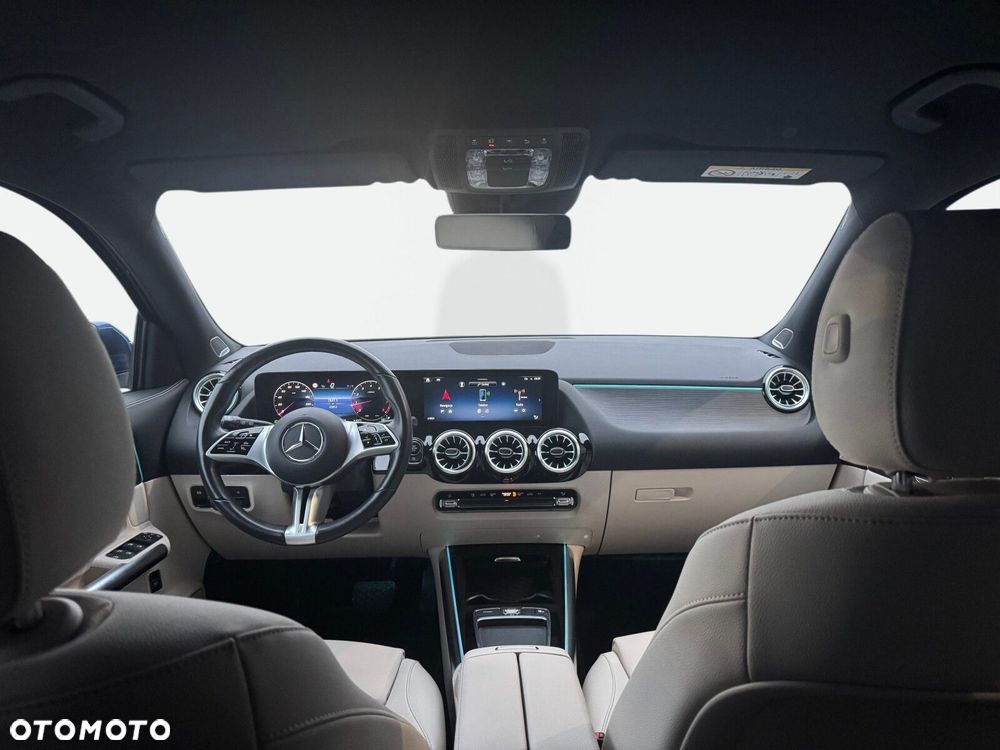 Mercedes-Benz GLA - 14