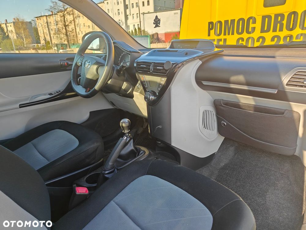 Toyota iQ 1.33 - 7