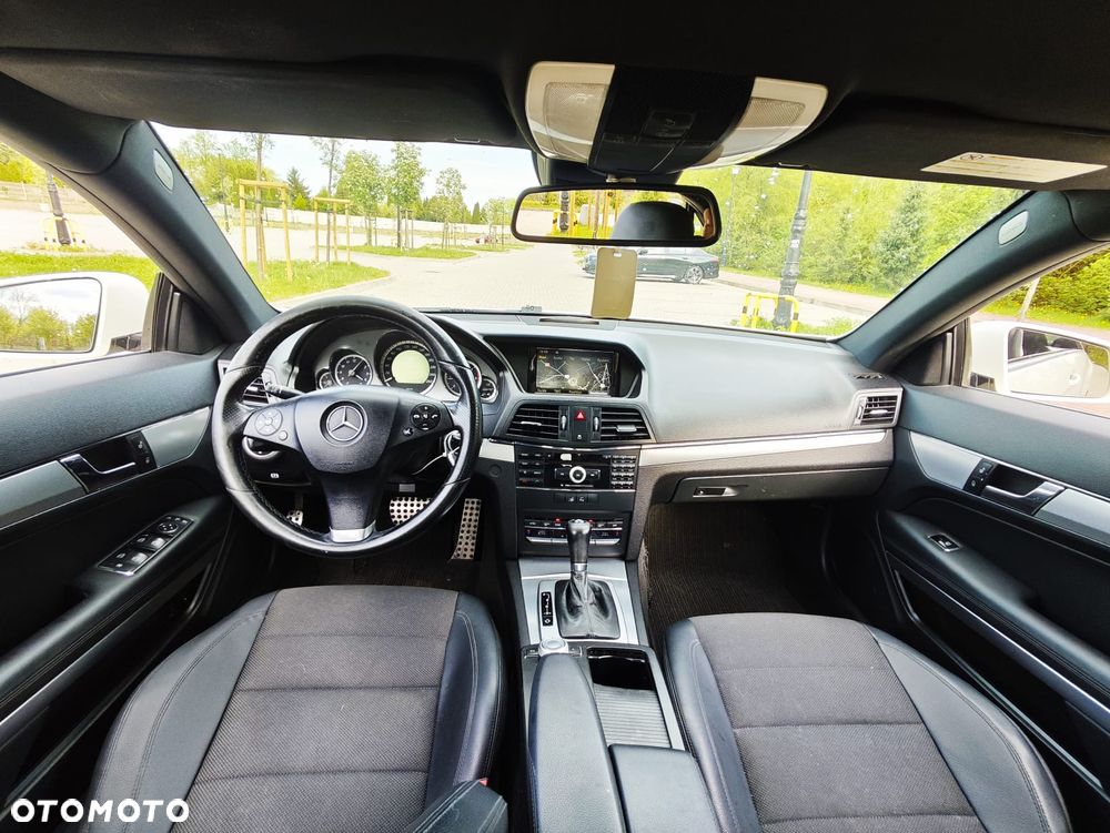 Mercedes-Benz Klasa E 220 CDI DPF BlueEFFICIENCY 7G-TRONIC Avantgarde - 35