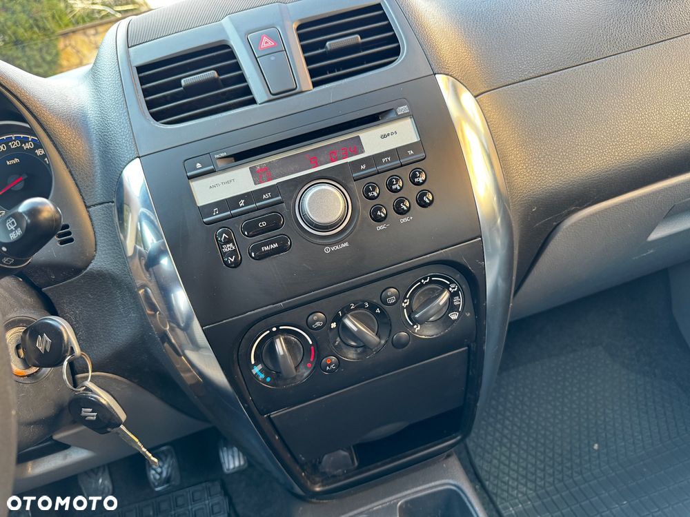 Suzuki SX4 1.6 Premium - 12