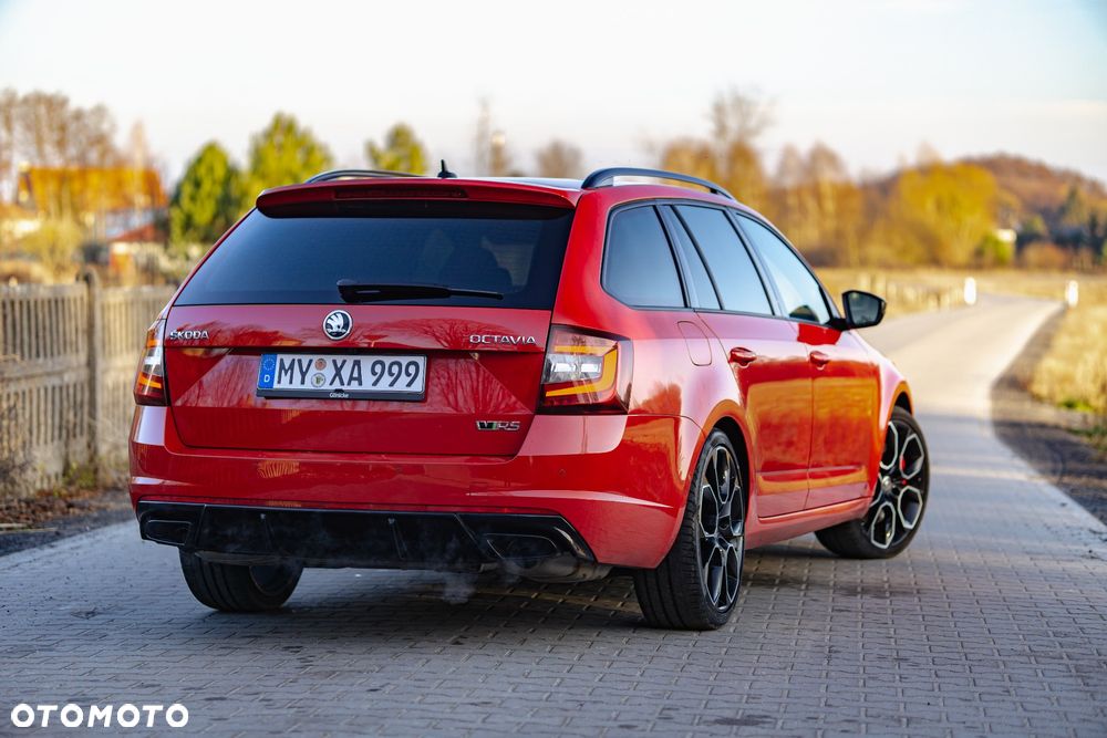 Skoda Octavia 2.0 TSI RS - 10